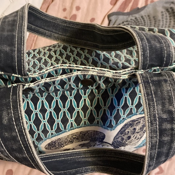 Salt box sea turtle canvas beach tote - Picture 7 of 15